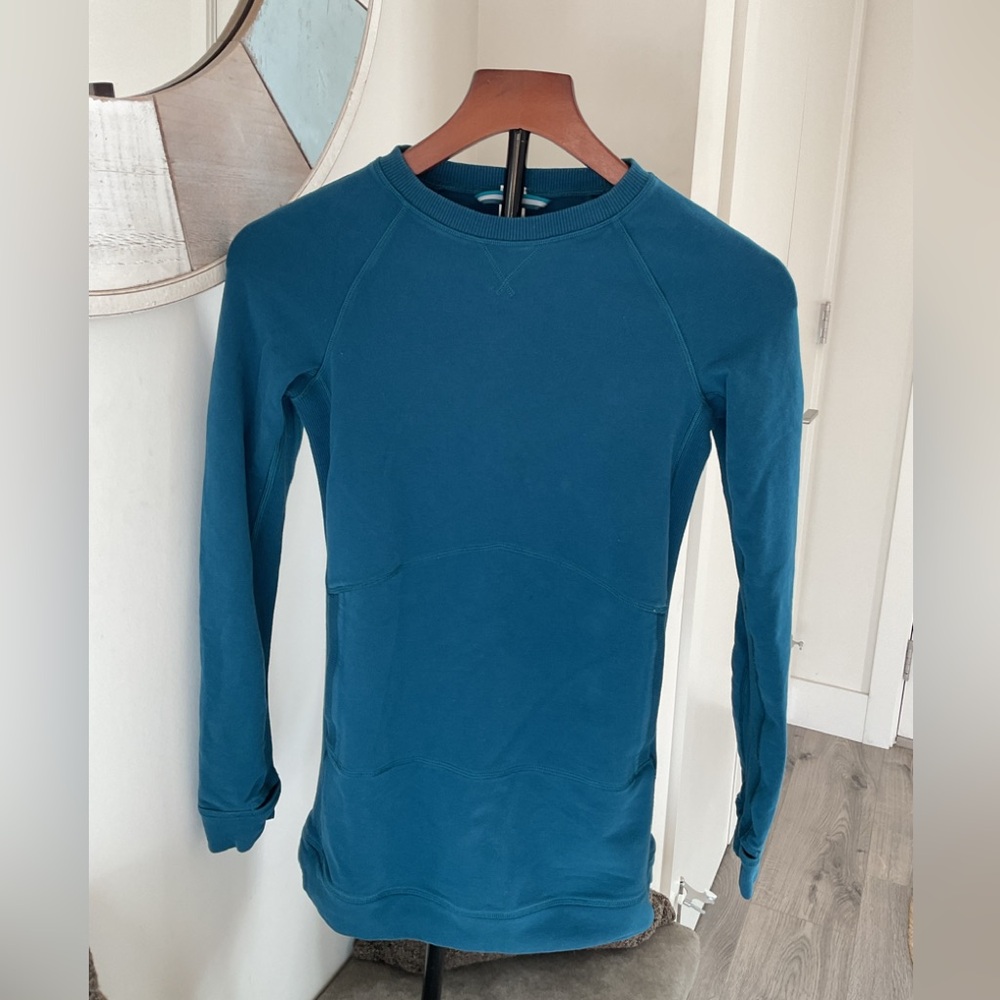 ***Lululemon Ivivva Girls Teal Crewneck with front Pouch Sweatshirt.(flawed)
